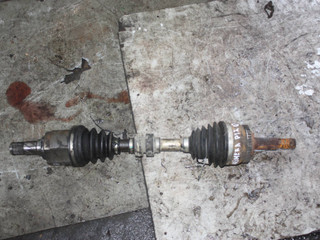 полуось передняя левая (приводной вал, ШРУС) Nissan Primera P12 (2001 - 2008), 1.9 л., дизель