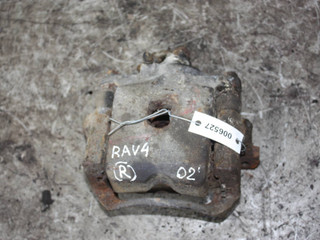 суппорт передний правый Toyota RAV4 2 поколение (XA20) (2000 - 2003)