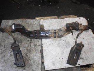 балка подвески передняя (подрамник) Mitsubishi Pajero Pinin 1 поколение (1998 - 2006), 1.8 л., бензин