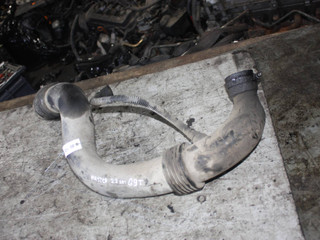 патрубок интеркулера Renault Master 2 поколение (1998 - 2003), 2.2 л., дизель