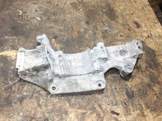 кронштейн генератора Volkswagen Golf 4 поколение 2001, 1.9 л., дизель, R045903143