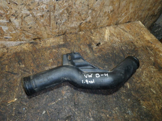 патрубок интеркулера Volkswagen Passat B4 (1993 - 1997), 1.9 л., дизель, МКПП, 357145828A