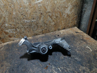 кронштейн (крепление) Audi A4 B5 1999, 1.6 л., ADP, бензин