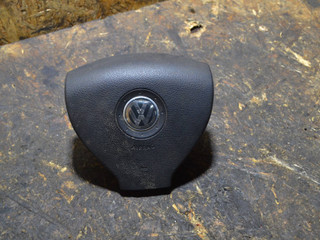 подушка безопасности водителя Volkswagen Golf 5 поколение 2004, дизель, 1K0880201BT