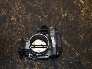 заслонка дроссельная Volkswagen Golf 4 поколение 2000, 1.4 л., AHW, бензин, 058133063H