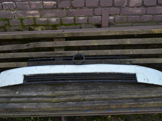 решетка радиатора Volkswagen Transporter T4 (1990 - 2003), 701853653B