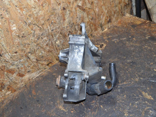 кронштейн (крепление) Volkswagen Passat B5 2000, 1.9 л., дизель, 028903143AF