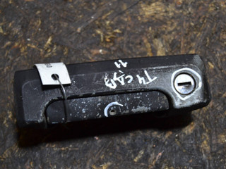 ручка наружная двери сдвижной Volkswagen Transporter T4 2000, 721843704