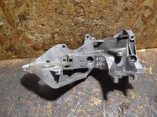 кронштейн генератора Audi A4 B8/8K (2007 - 2011), 2.0 л., TDi, дизель, 03L903143H