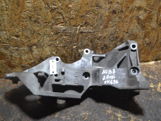 кронштейн генератора Audi A4 B8/8K (2007 - 2011), 2.0 л., TDi, дизель, 03L903143H