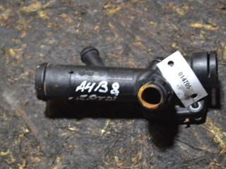 фланец (тройник) системы охлаждения Audi A4 B8/8K (2007 - 2011), 2.0 л., TDi, дизель, 03L121132AC