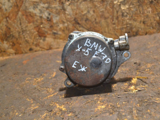 насос вакуумный BMW X5 E70 (2006 - 2010), 3.0 л., дизель
