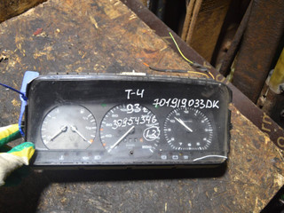 щиток приборов (приборная панель) Volkswagen Transporter T4 1993, 701919033DK