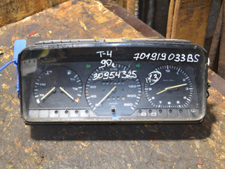 щиток приборов (приборная панель) Volkswagen Transporter T4 1990, 701919033BS