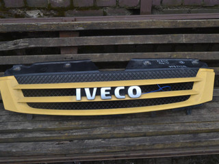 решетка радиатора IVECO Daily 4 поколение 2007, 3.0 л., дизель, 38028010167