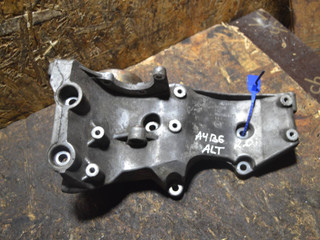 кронштейн генератора Audi A4 B6 2006, 2.0 л., ALT, бензин, 06B903143L