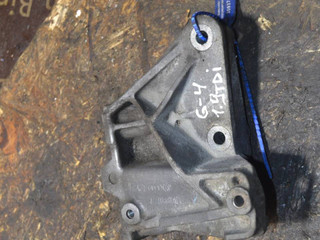 кронштейн КПП Volkswagen Golf 4 поколение 2002, 1.9 л., дизель, 1J0199117P