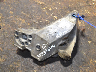 кронштейн двигателя Volkswagen Golf 4 поколение 2002, 1.9 л., дизель, 038199207H