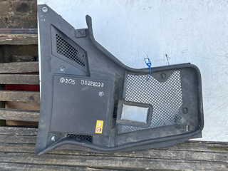 дождевик Mercedes-Benz C-Класс W205/S205/C205 (2014 - 2018), седан, A2058300603