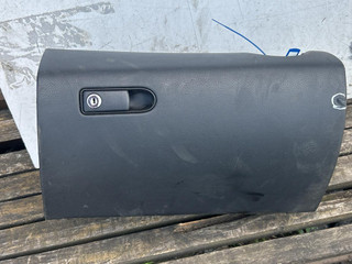 бардачок Mercedes-Benz C-Класс W205/S205/C205 (2014 - 2018), седан, A2056800091