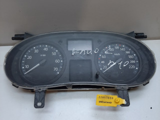 щиток приборов (приборная панель) Renault Clio 2 поколение 2002, 1.4 л., бензин, хетчбэк 5 дв., P8200276527A