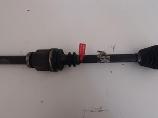 полуось передняя правая (приводной вал, ШРУС) Renault Scenic 2 поколение 2003, 1.5 л., дизель, минивэн