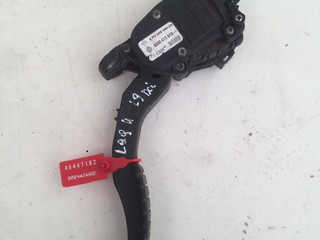 педаль Renault Laguna 2 поколение 2003, 1.9 л., дизель, хетчбэк 5 дв., 8200415818