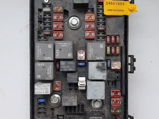 блок предохранителей Opel Astra J 2010, 1.4 л., бензин, C11000139
