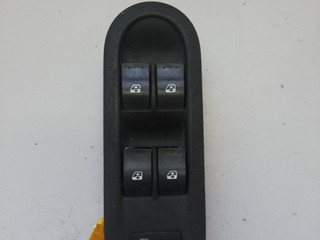 блок управления стеклоподъемниками Renault Scenic 2 поколение 2005, 156018070