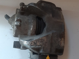 суппорт передний левый Renault Duster 1 поколение 2011, 1.5 л., дизель
