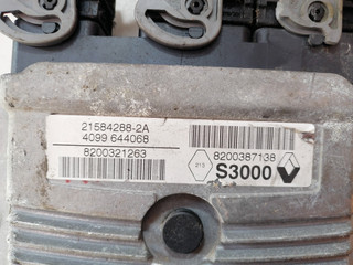 блок управления двигателем Renault Megane 2 поколение 2004, 8200321263