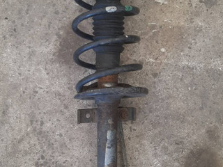 стойка передняя левая Renault Scenic 2 поколение 2004, 1.6 л., бензин, 8200362637