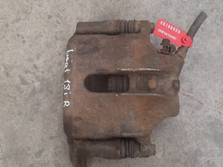 суппорт передний правый Renault Laguna 1 поколение 1996, 1.8 л., бензин
