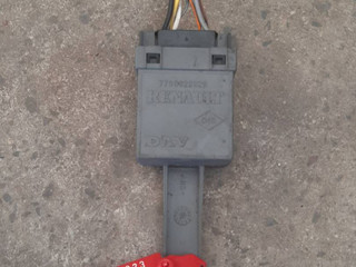 блок управления стеклоподъемниками Renault Laguna 1 поколение 1995, 7700822928