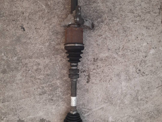полуось передняя правая (приводной вал, ШРУС) Nissan Qashqai 1 поколение (2006 - 2010), 1.5 л., дизель, 39100JD52B