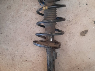 стойка передняя правая Renault Scenic 2 поколение (2003 - 2006), 8200851838