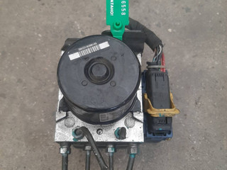 блок ABS Renault Latitude 1 поколение (2010 - 2014), 476604406R
