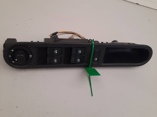блок управления стеклоподъемниками Renault Espace 4 поколение (2002 - 2006), 8200519359