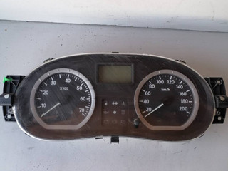 щиток приборов (приборная панель) Renault Logan 1 поколение (2004 - 2009), 1.6 л., бензин, P8200377739