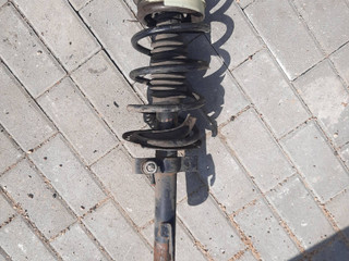 стойка передняя левая Renault Scenic 2 поколение (2003 - 2006), 1.6 л., бензин, JGM598T
