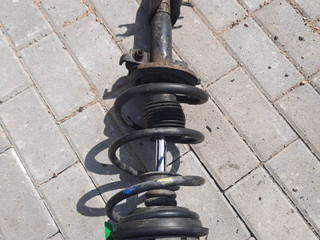 стойка передняя левая Renault Laguna 2 поколение (2001 - 2005), 1.8 л., бензин