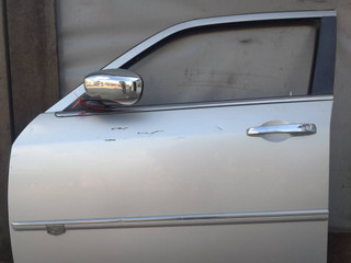 дверь передняя левая Chrysler 300C 1 поколение (2004 - 2011)
