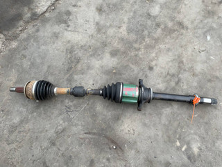 полуось передняя правая (приводной вал, ШРУС) Mitsubishi Grandis 1 поколение (2003 - 2011), 2.0 л., дизель