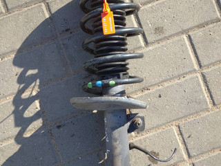 стойка передняя левая Peugeot 207 1 поколение (2006 - 2009), 2.0 л., дизель