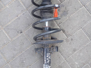 стойка передняя правая Renault Scenic 2 поколение (2003 - 2006), 2.0 л., дизель