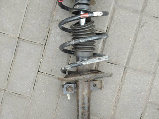 стойка передняя правая Renault Megane 2 поколение (2002 - 2006), 1.9 л., дизель