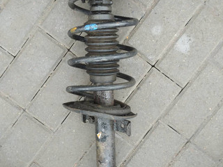 стойка передняя левая Renault Megane 2 поколение (2002 - 2006), 1.5 л., дизель