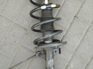 стойка передняя левая Renault Scenic 2 поколение (2003 - 2006), 1.5 л., дизель