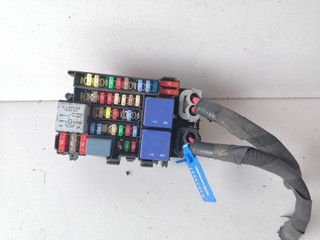 блок предохранителей Renault Scenic 3 поколение (2009 - 2012), 18012330E