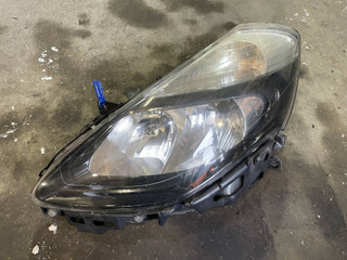 фара левая Renault Clio 3 поколение (2005 - 2009), 260605550R